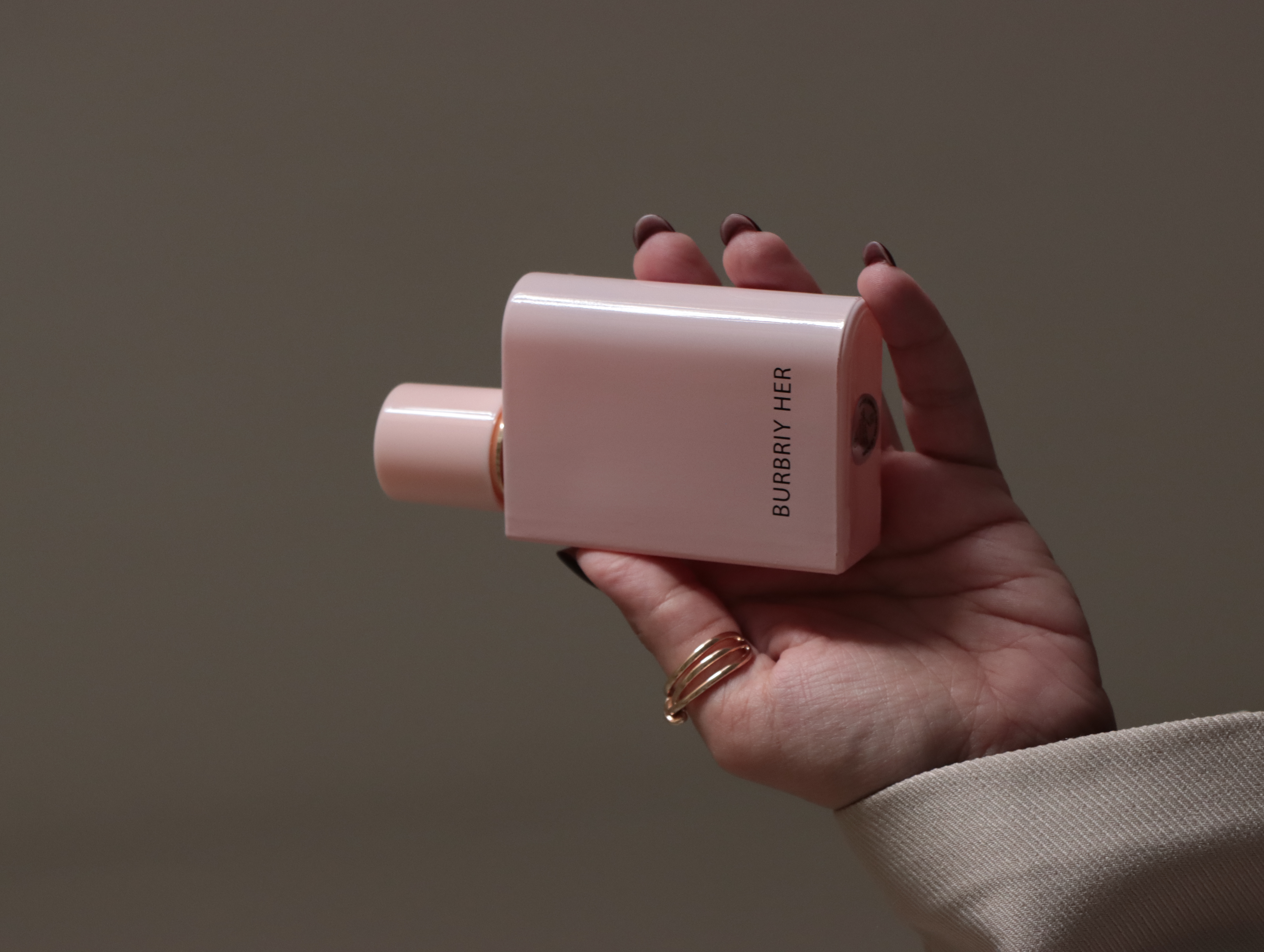 عطر زنانه بربری هر ۵۰ میل اکوا لاکچری(شرکتی)